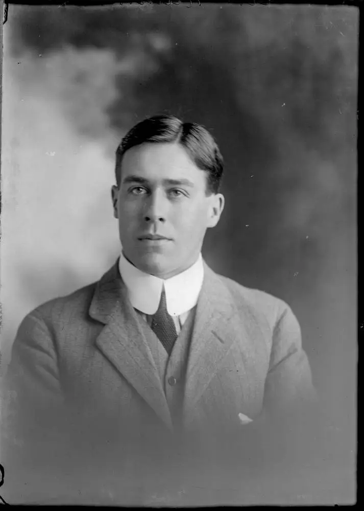 Mr Rainbow, 1911