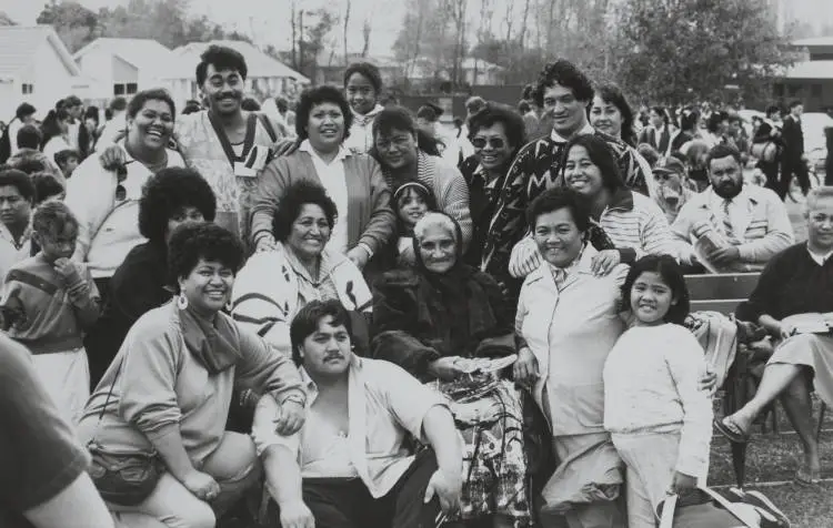 Dame Whina and friends, Tamaki College, 1987