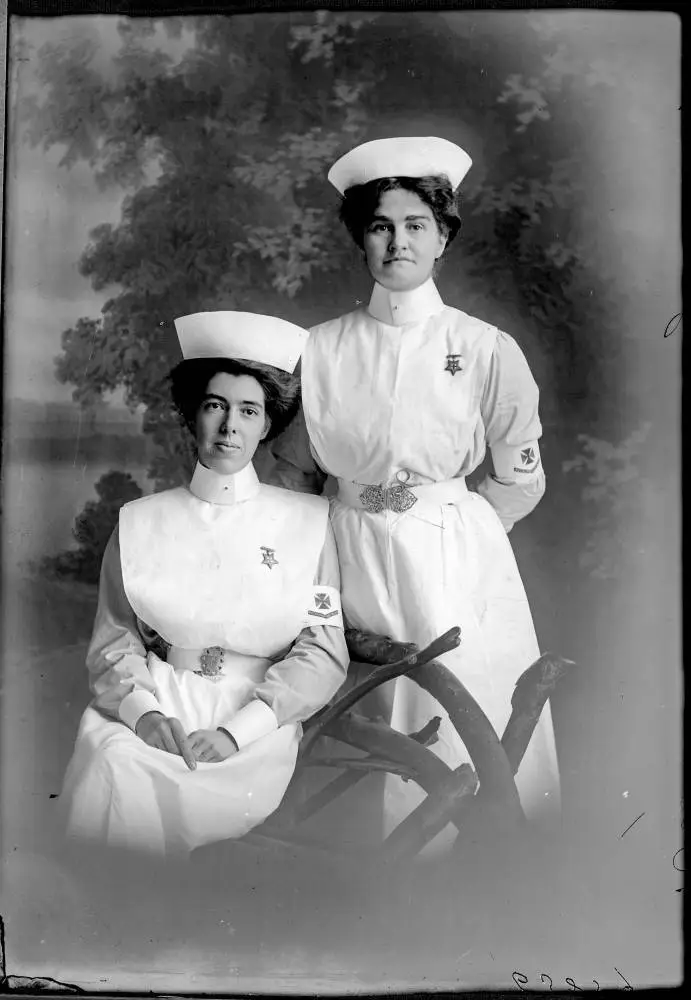 Nurse Gumbley and another nurse, 1911