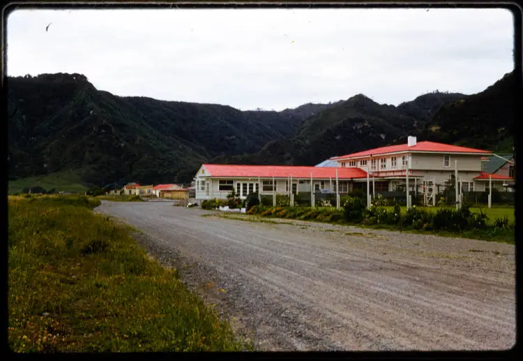 Hotel Kawakawa at Te Araroa, 1960