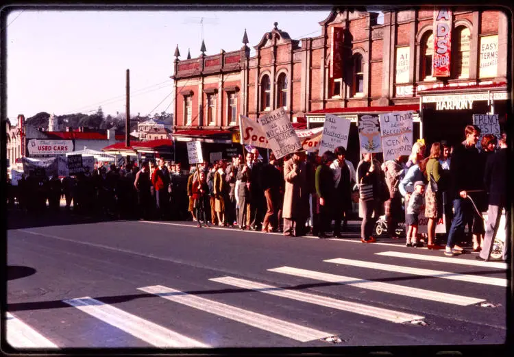 Hiroshima Day march, 8 August 1965