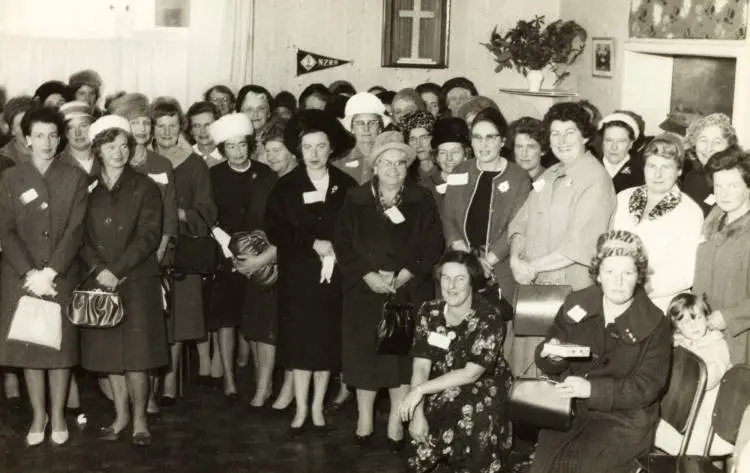 Meals-on-Wheels volunteers, Papatoetoe, 1966