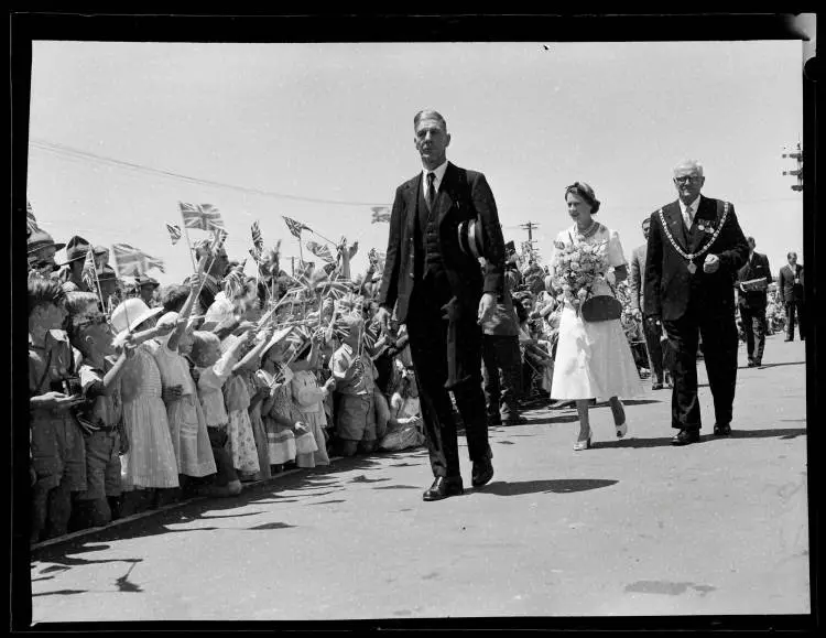 Queen Elizabeth II in Marton, 1954