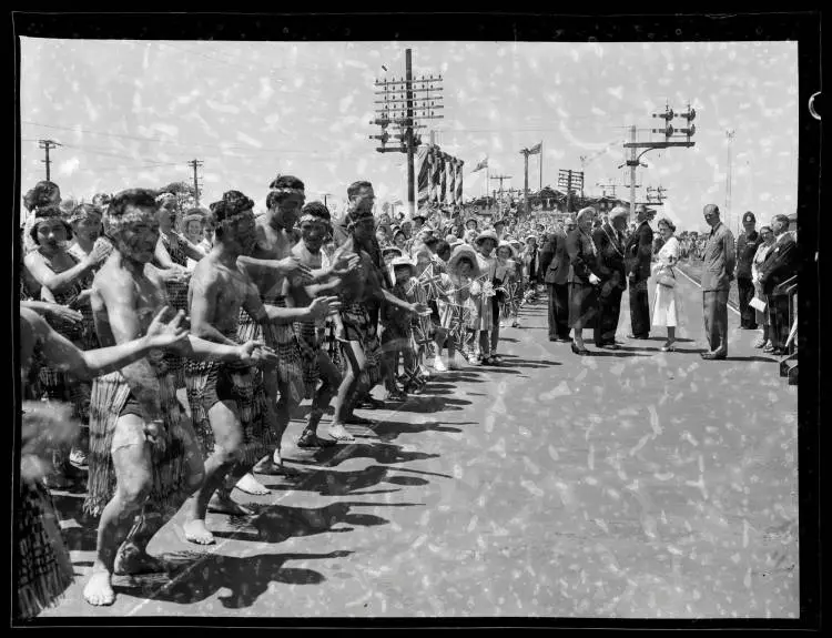 Queen Elizabeth II in Marton, 1954