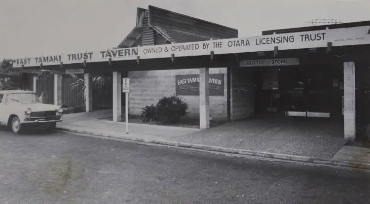 Tavern, East Tāmaki, 1980