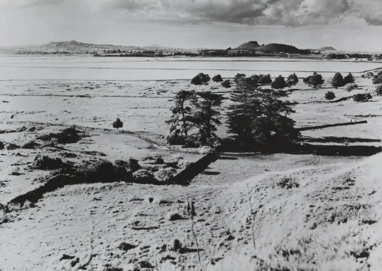 View from Otuataua, Ihumatao, 1960s