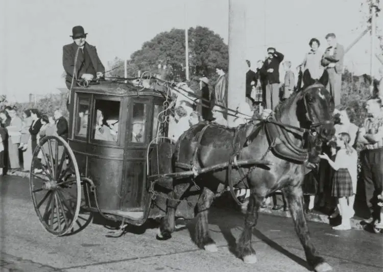 Mr Roy McIndoe and a hansom cab, 1964