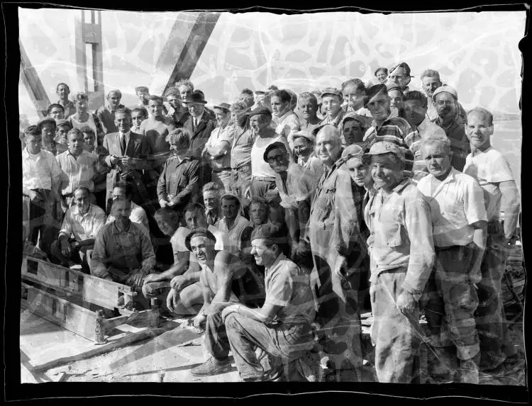 Auckland Harbour Bridge workmen, 1959