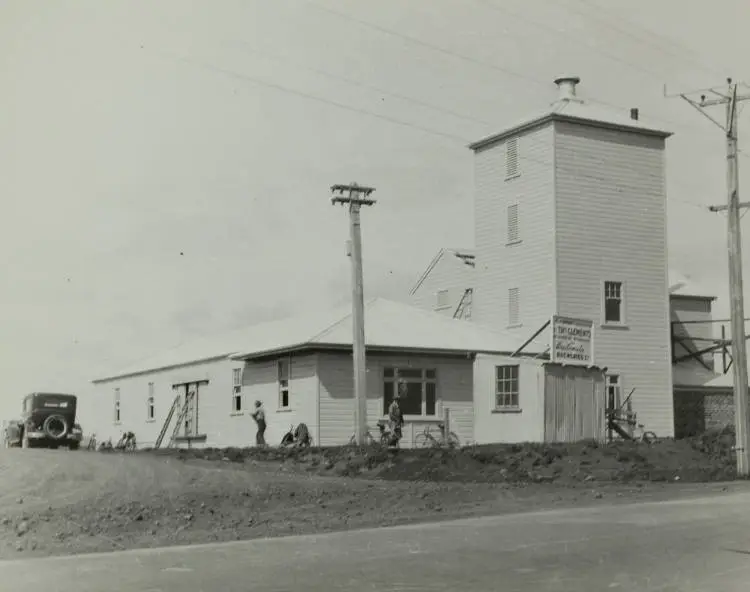 Construction work, Waitemata Brewery, Ōtāhuhu, ca 1929.