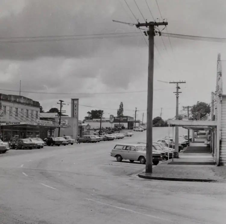 Main street, Te Kauwhata, 1982.