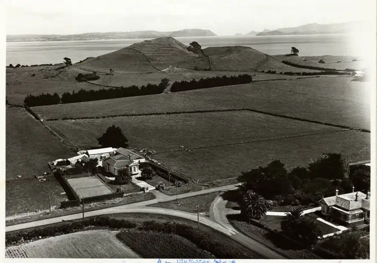 Houses and mountain, Māngere, 1949