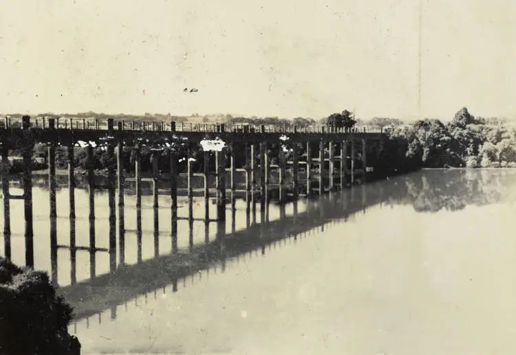 The second Panmure Bridge, 1957.