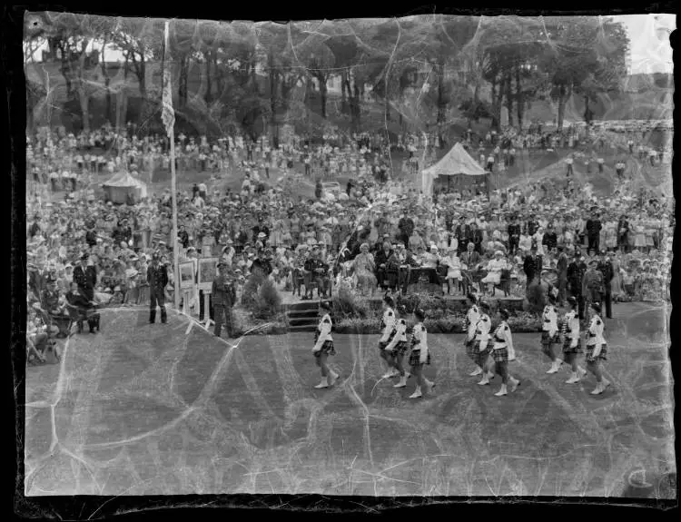 Queen Mother NZ tour, Auckland Domain, 1958