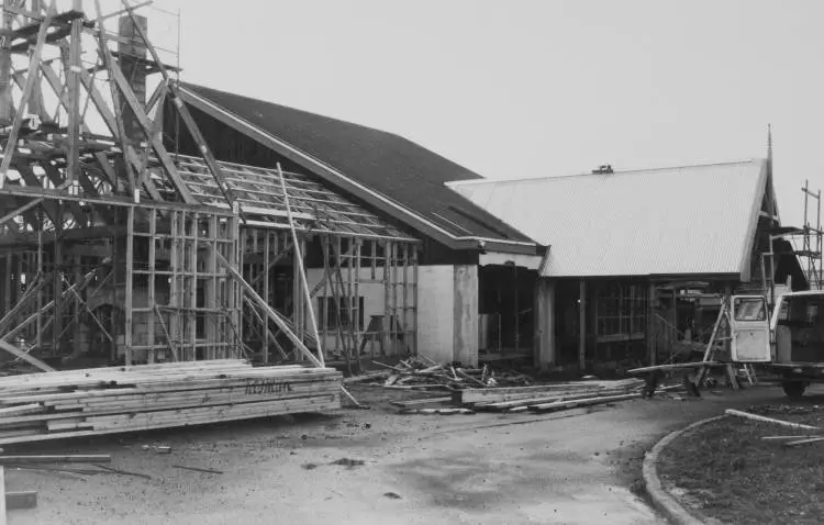 New restaurant, Manukau City Centre, 1982