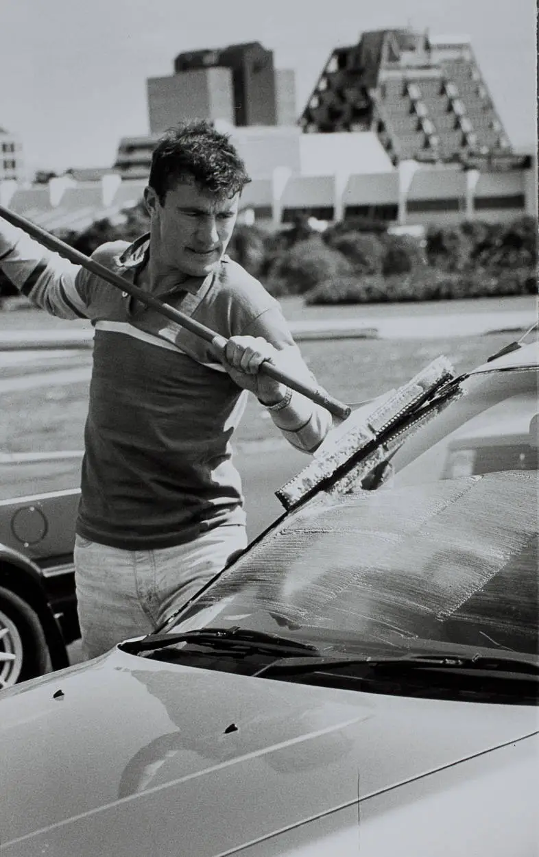 Window washer, Manukau City Centre, 1991.