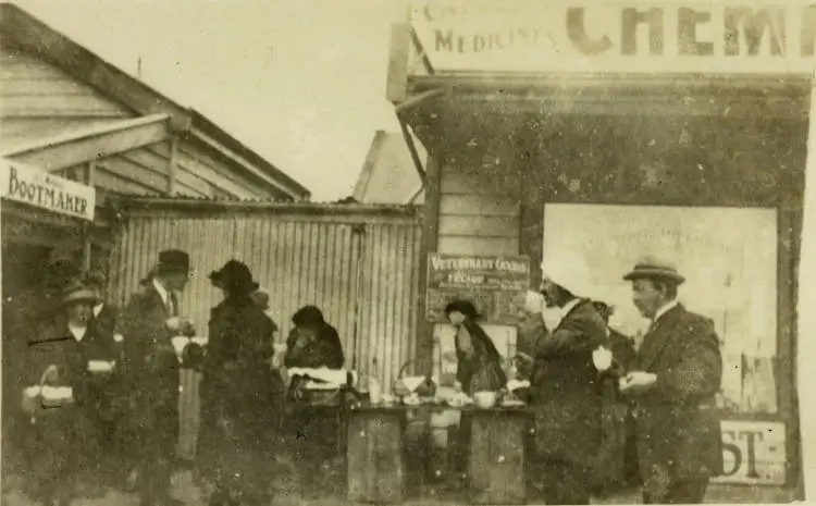 Tea break, Papatoetoe, 1922