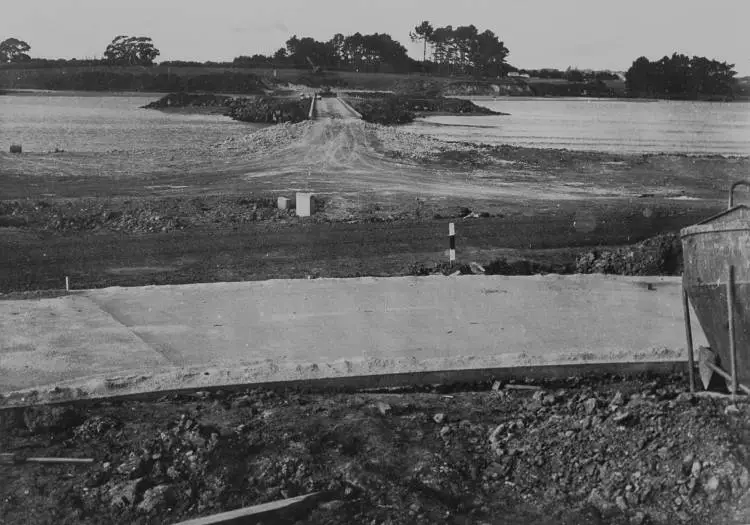 Causeway to Te Wiroa Island, Māngere, 1960s