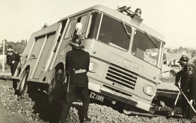 Stranded fire engine, Otara, 1967