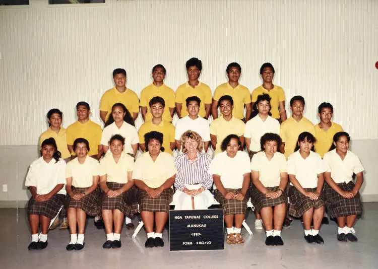 Class photo, Nga Tapuwae College, Māngere, 1989