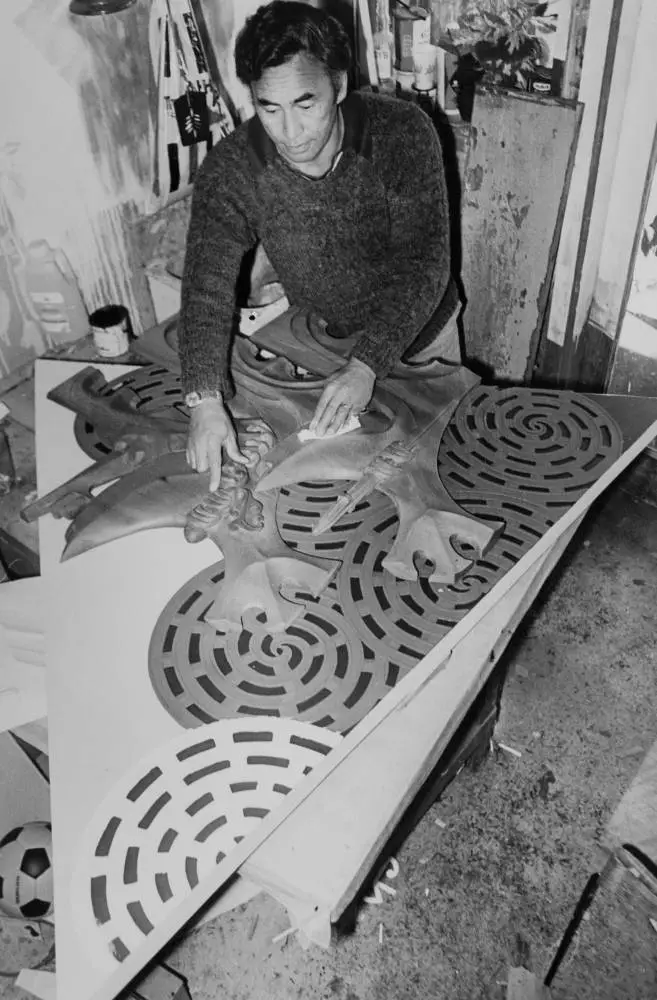 Fred Graham in his studio, Manurewa, 1980.