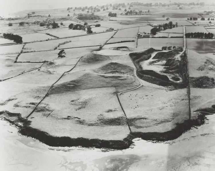 Elletts Mountain, Māngere, 1960s