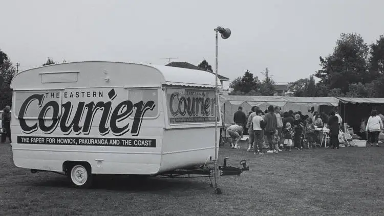 Courier caravan, Howick, 1995.