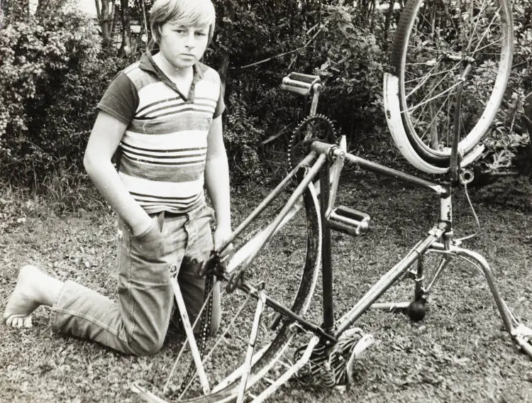 Stolen wheel, Papatoetoe, 1971