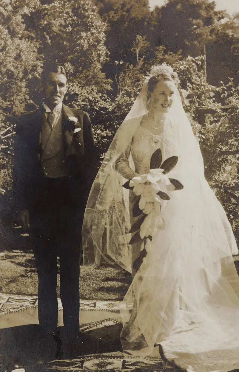 Happy couple, Totara Park, Manurewa, 1939