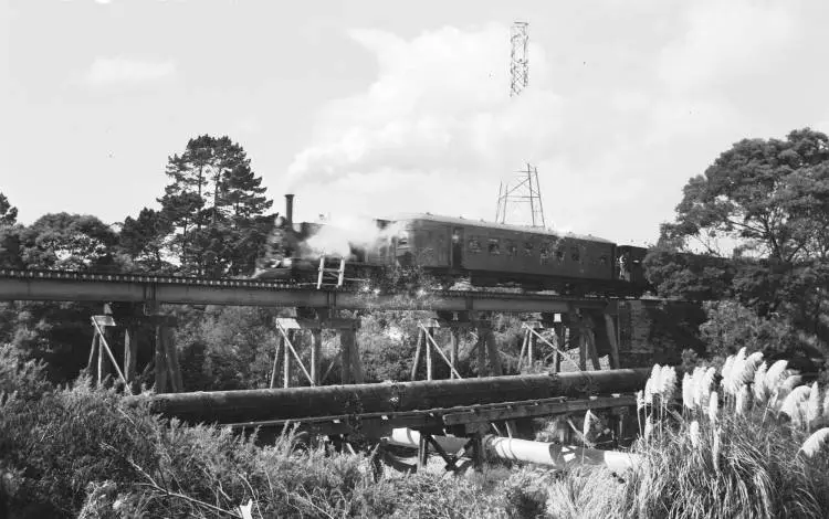 Meg Merrillies on railway bridge, Whau Creek.