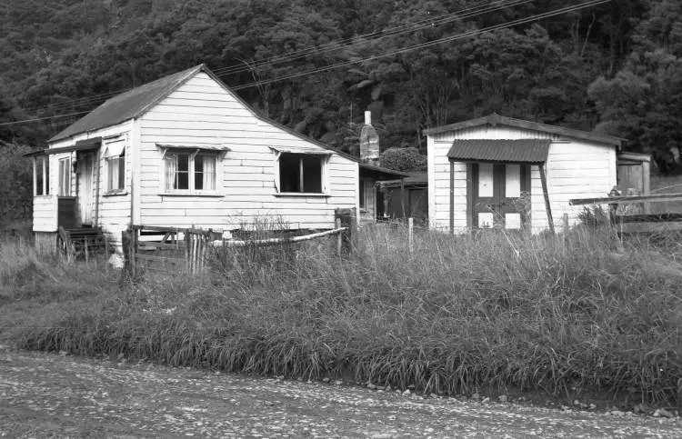Mill houses for Manukau timber mill by Hinges, Huia.
