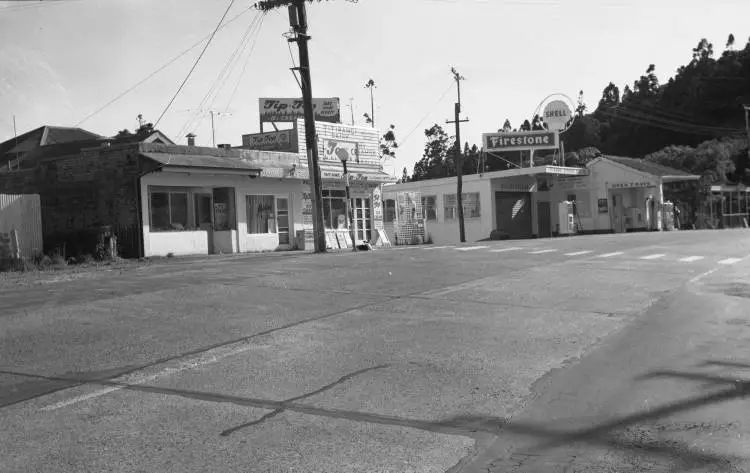 Shops in Titirangi.