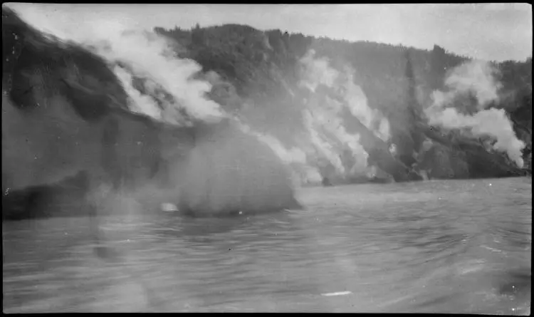 Frying Pan Lake, Waimangu.