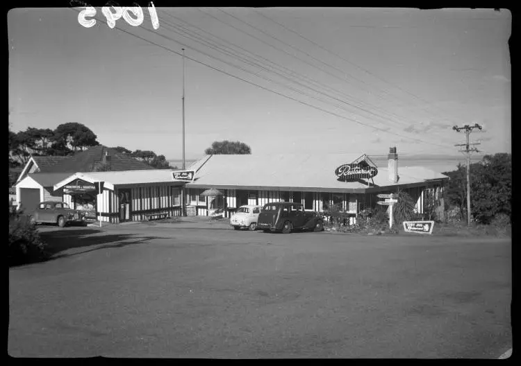 Toby Jug Restaurant, Park Road, Titirangi, 1961