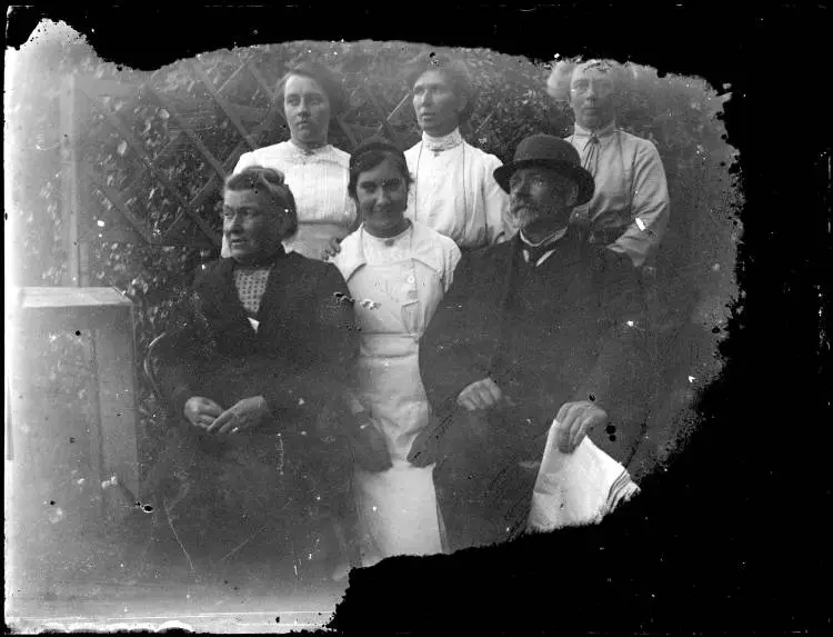 Grandma Bower, Isobel Jenkins, Lorna Jenkins, Mary Bower and an unidentified man