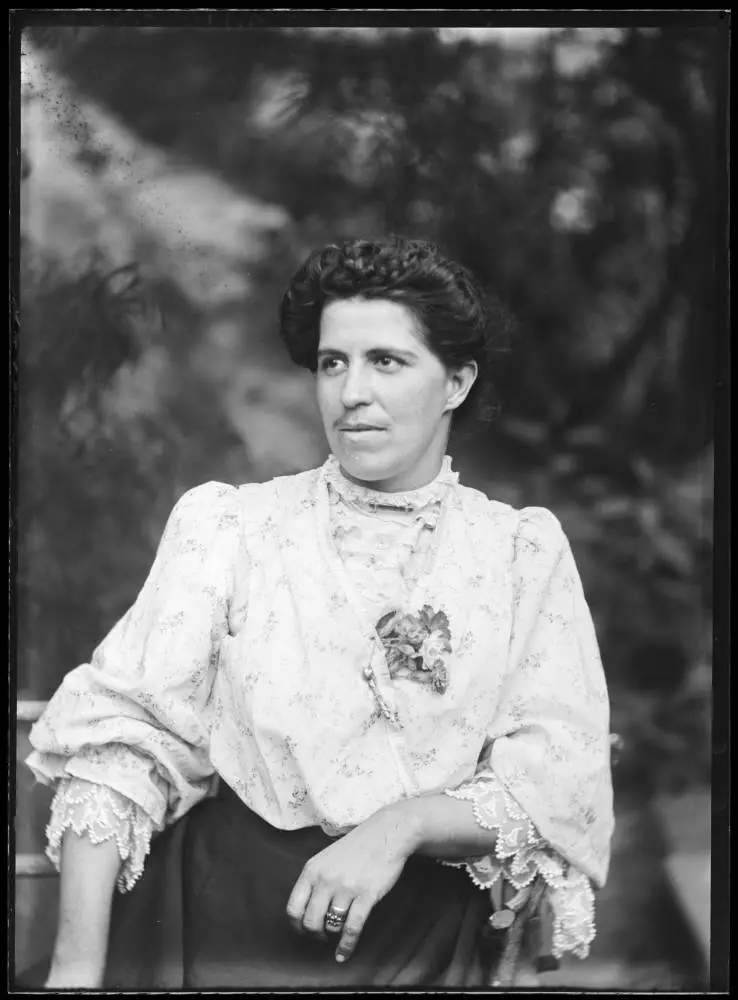 Annie, 1908