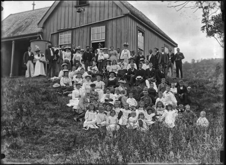 The Waimamaku School Picnic, 1900