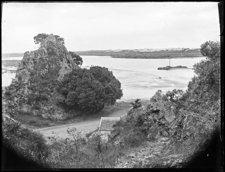 Pohaturoa Rock, Whakatane