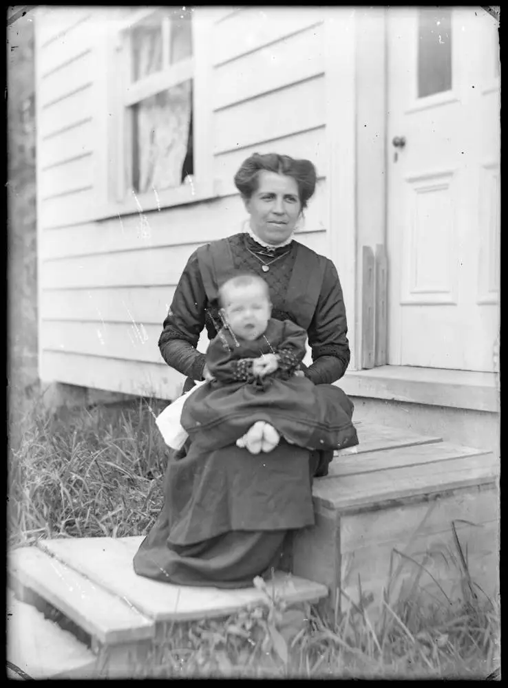 Annie Charlotte Dawes and baby