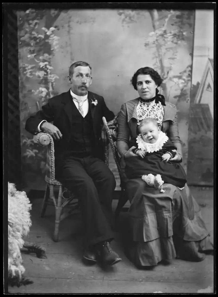 Ernie, Annie, and Sammy Dawes, 1903