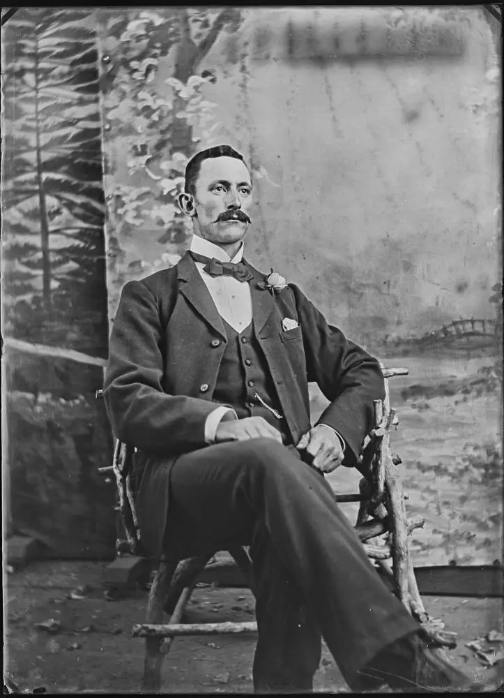 Lawrence Reisterer, 1900