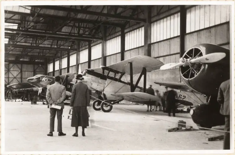 'DH Comet, DH Dragon Rapide, Fairey Fox ...'