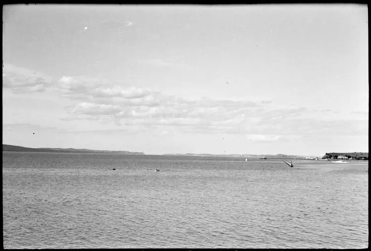 Ōrākei wharf and Rangitoto