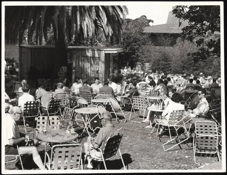 Mon Desir Hotel, Takapuna