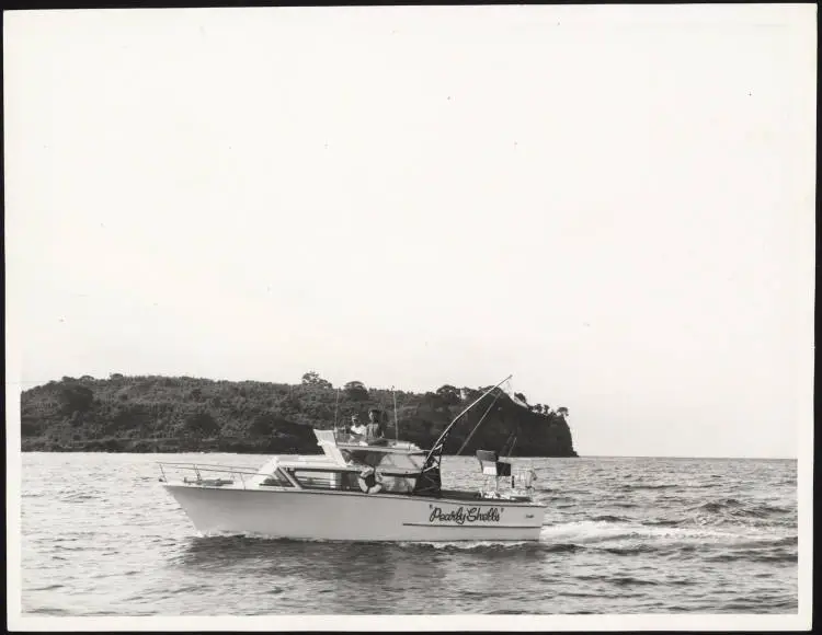 Big game fishing from the small vessel 'Pearly Shells'