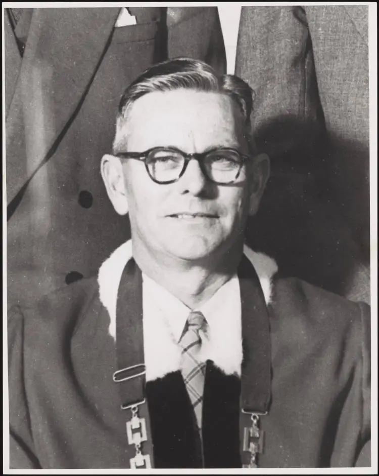 Jack Murdoch, Mayor of Ōtāhuhu, 1954-1962