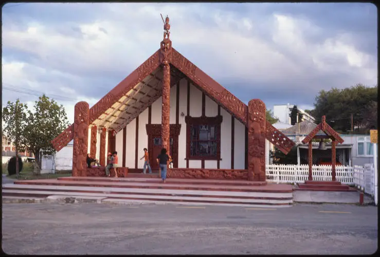Tamatekapua meeting house and memorial bell, Ōhinemutu