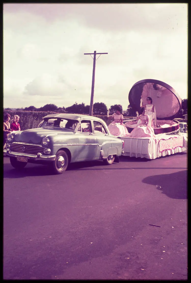 Parade celebrating Auckland's population reaching half a million, 1964