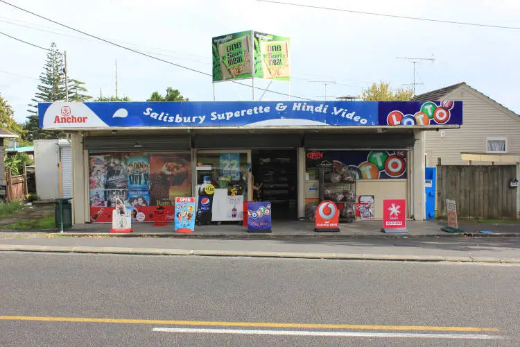 Salisbury Road dairy, Birkdale, 2016