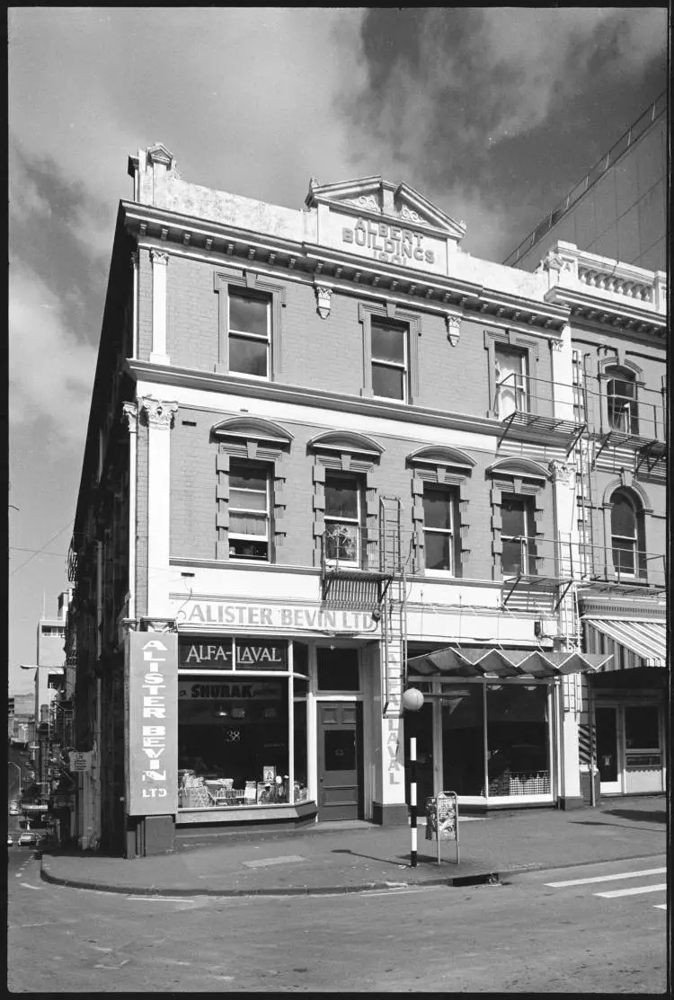 Albert Buildings, 38 Albert Street (on the corner of Swanson Street), 1977