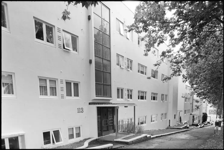 The State flats at 95 - 113 Greys Avenue, Auckland City, 1977